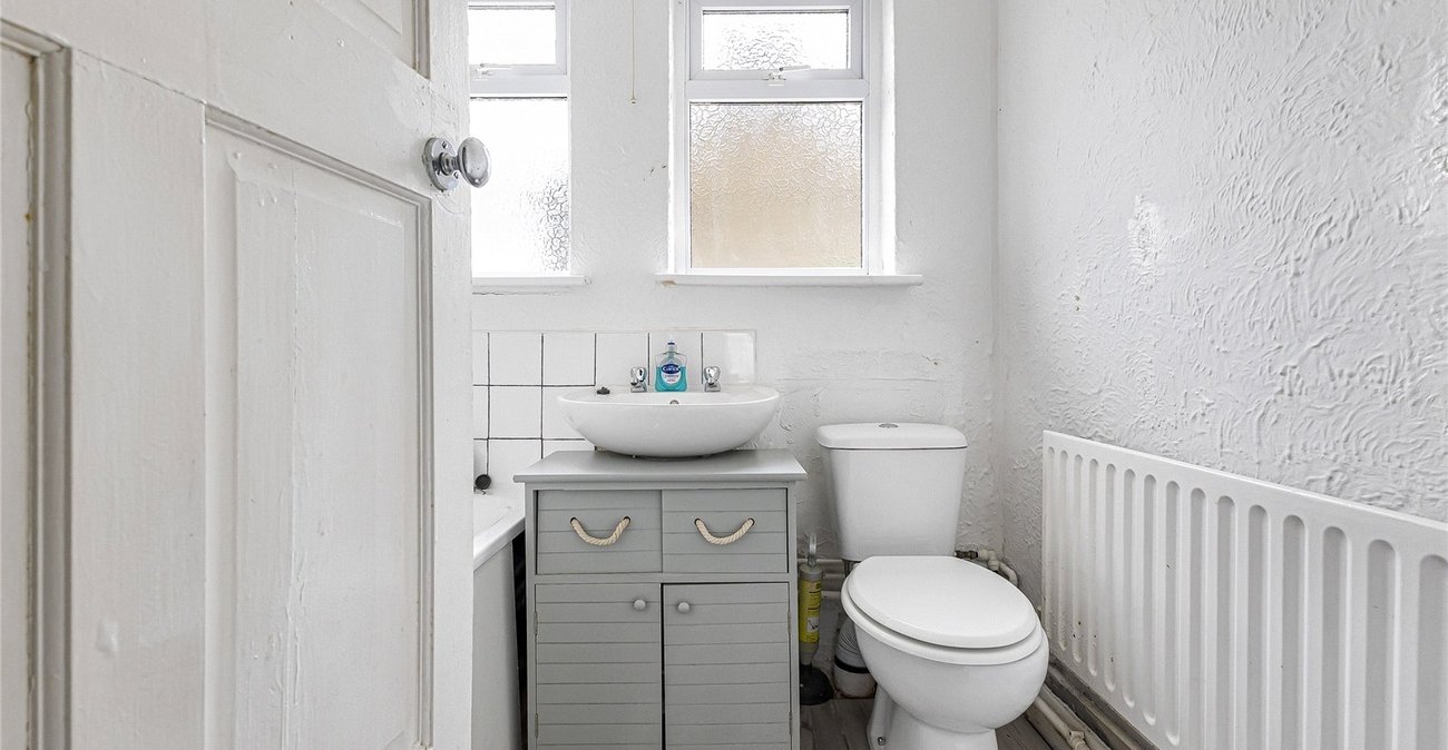 2 bedroom house for sale in Strood | Robinson Michael & Jackson