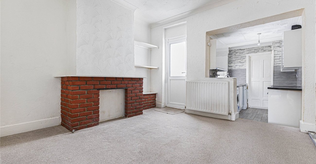 2 bedroom house for sale in Strood | Robinson Michael & Jackson