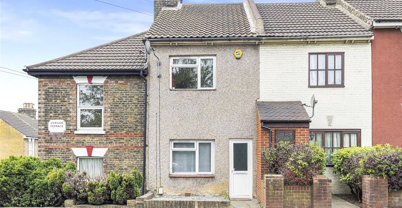 2 bedroom house for sale in Strood | Robinson Michael & Jackson