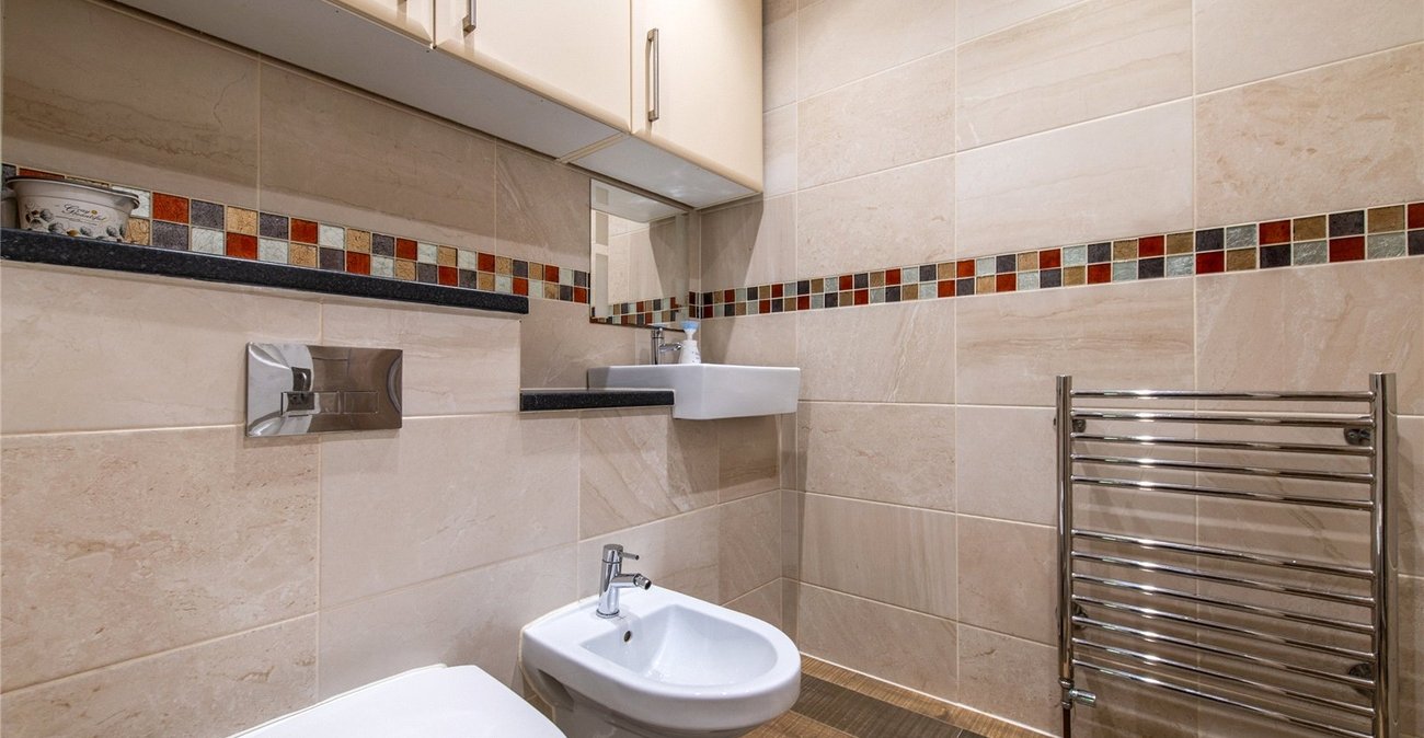 7 bedroom house for sale in Higham | Robinson Michael & Jackson