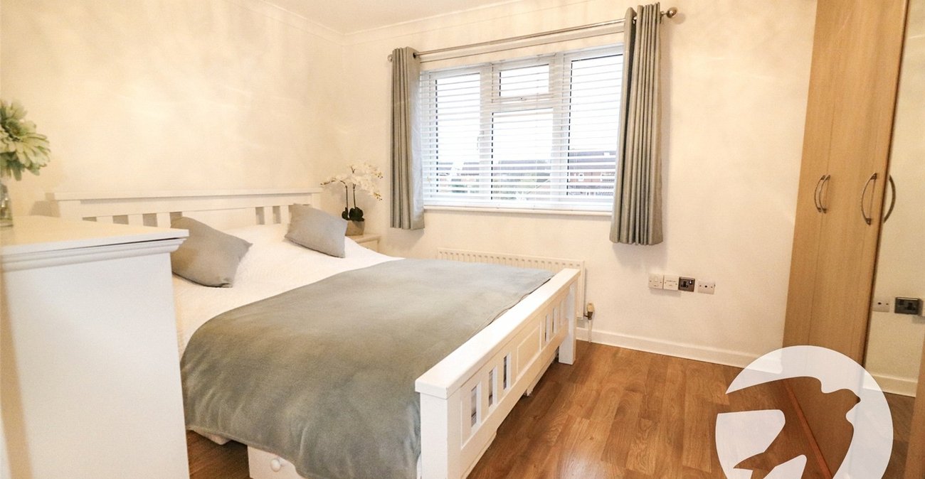 2 bedroom house for sale in Erith | Robinson Jackson