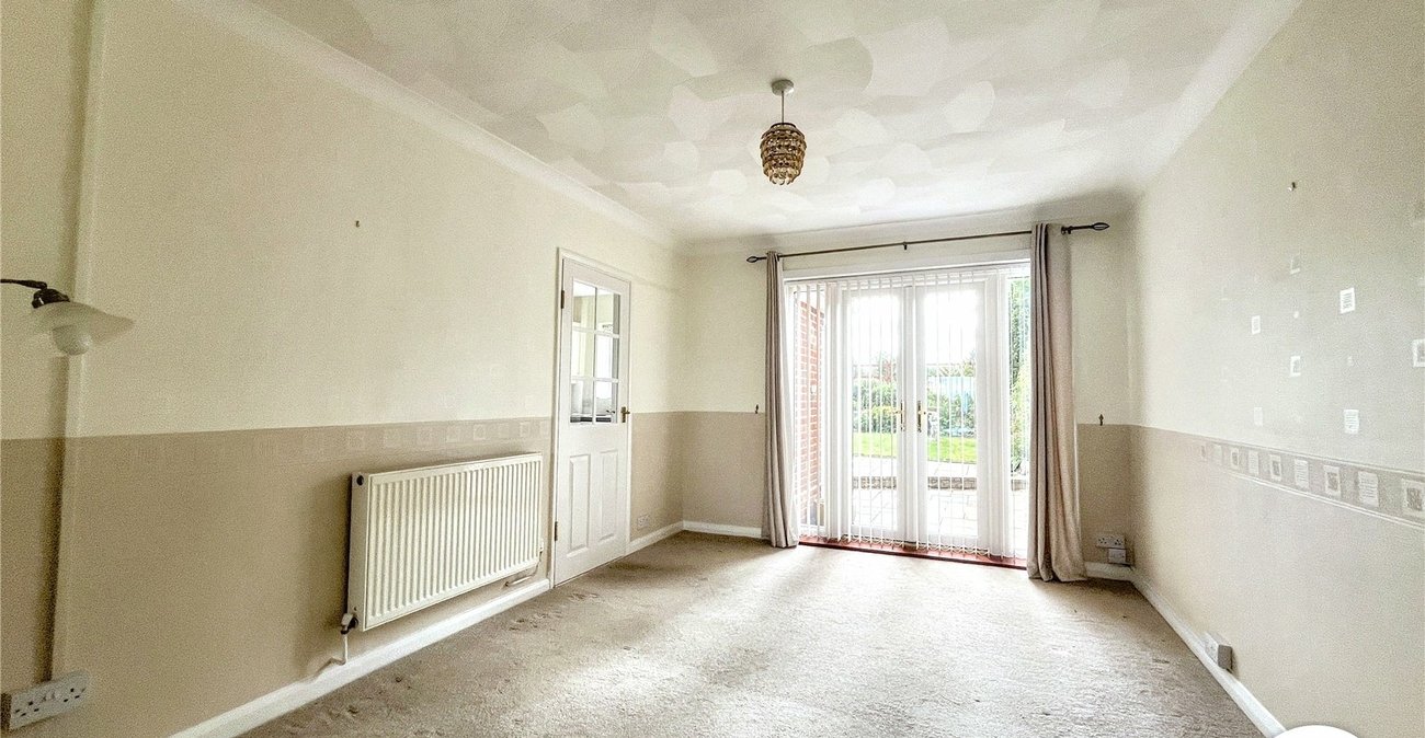 3 bedroom bungalow for sale in Sittingbourne | Robinson Michael & Jackson