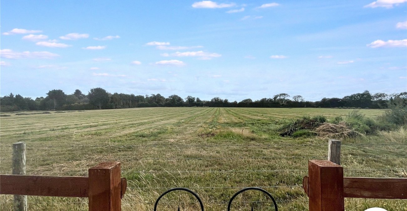 3 bedroom bungalow for sale in Sittingbourne | Robinson Michael & Jackson