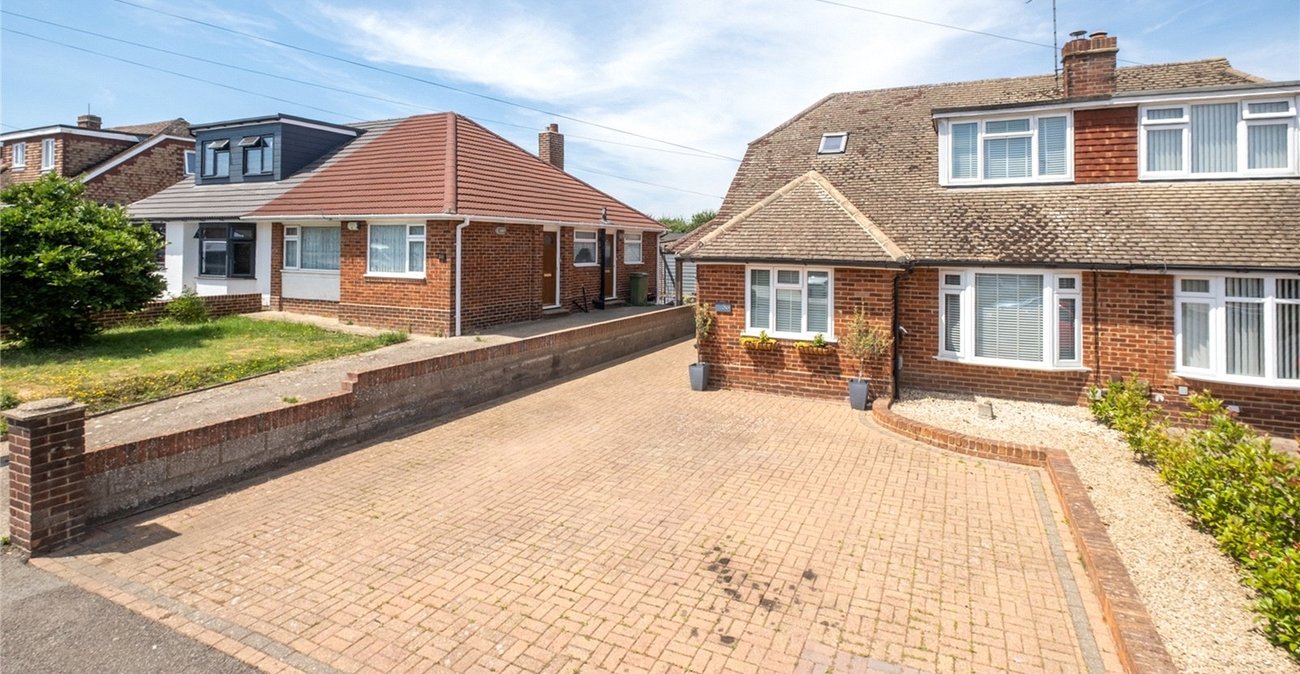 5 bedroom bungalow for sale in Sittingbourne | Robinson Michael & Jackson