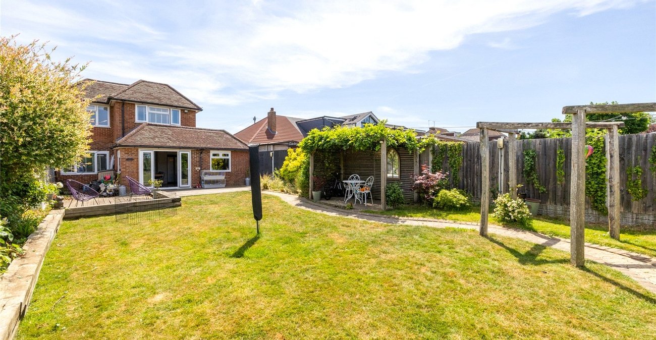 5 bedroom bungalow for sale in Sittingbourne | Robinson Michael & Jackson