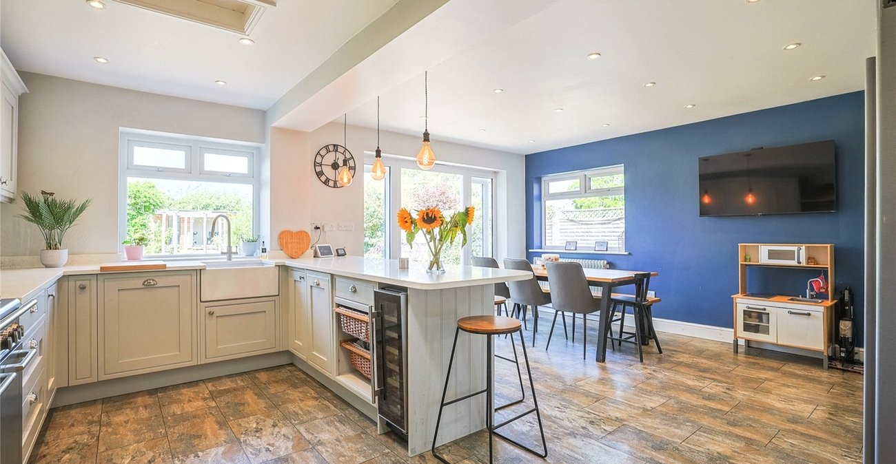 5 bedroom bungalow for sale in Sittingbourne | Robinson Michael & Jackson