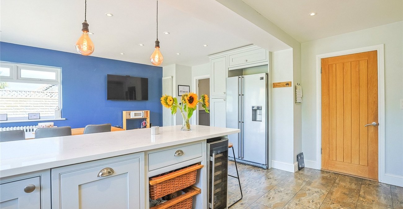 5 bedroom bungalow for sale in Sittingbourne | Robinson Michael & Jackson