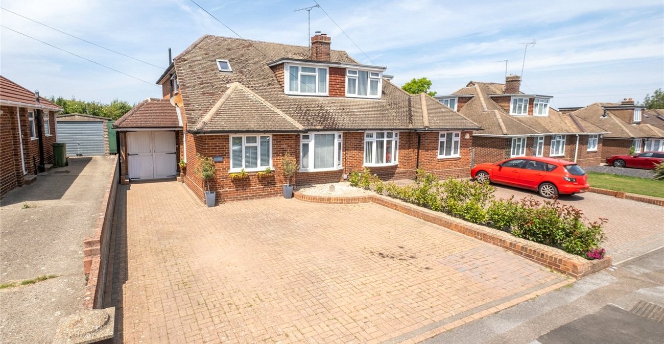 5 bedroom bungalow for sale in Sittingbourne | Robinson Michael & Jackson