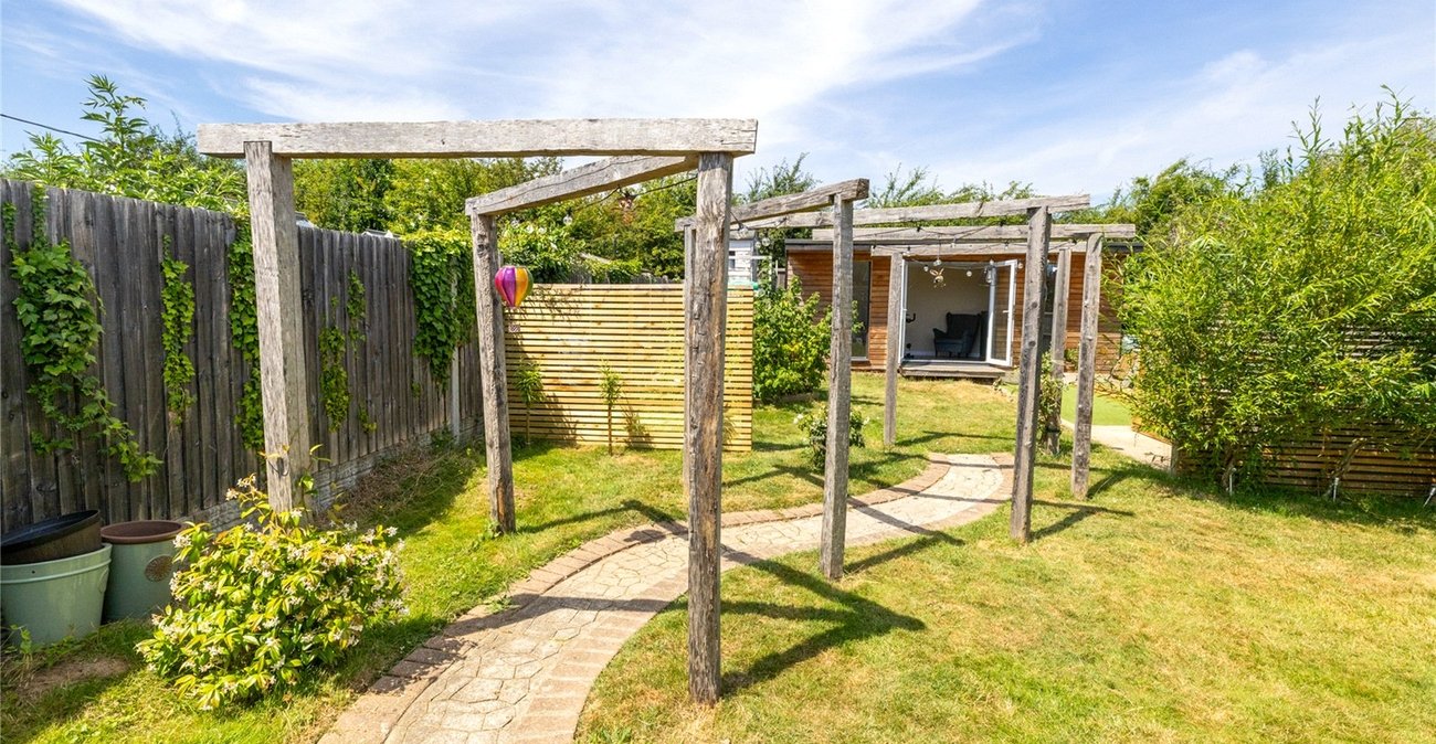 5 bedroom bungalow for sale in Sittingbourne | Robinson Michael & Jackson
