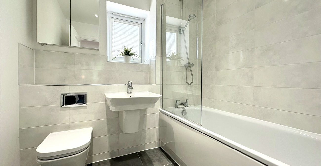 4 bedroom house for sale in Greenhithe | Robinson Jackson