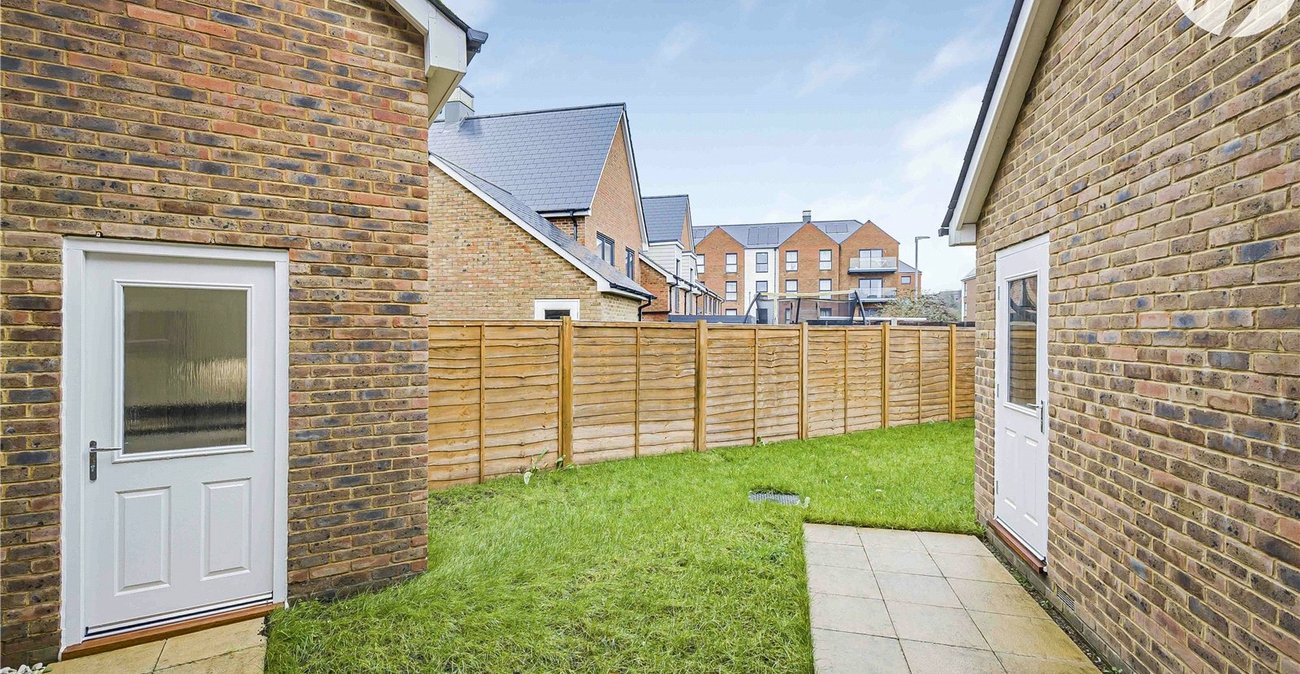 3 bedroom house for sale in Greenhithe | Robinson Jackson