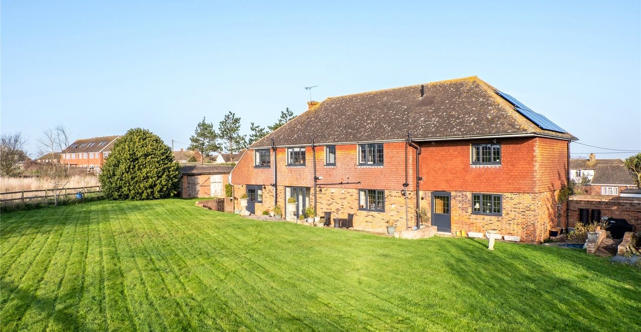 6 bedroom house for sale in Allhallows | Robinson Michael & Jackson