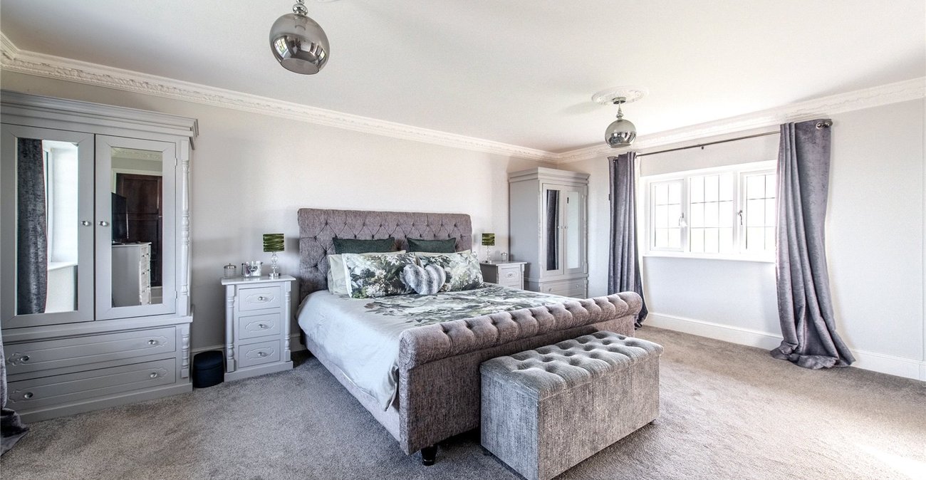 6 bedroom house for sale in Allhallows | Robinson Michael & Jackson