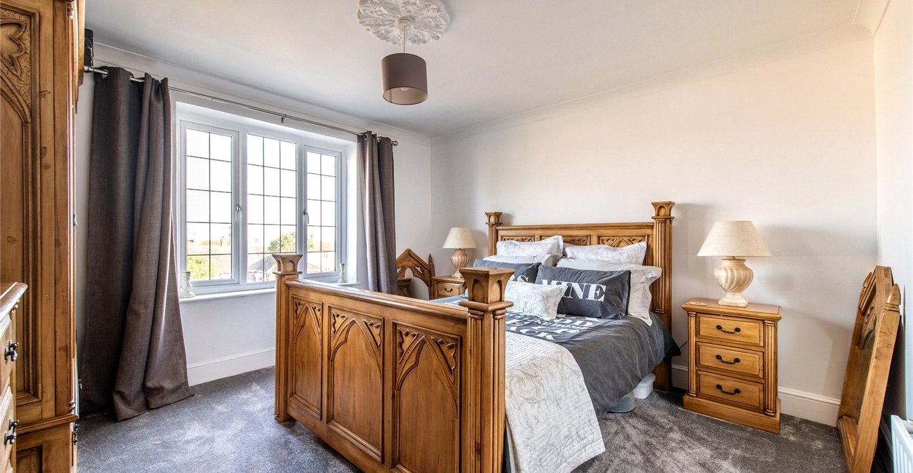 6 bedroom house for sale in Allhallows | Robinson Michael & Jackson