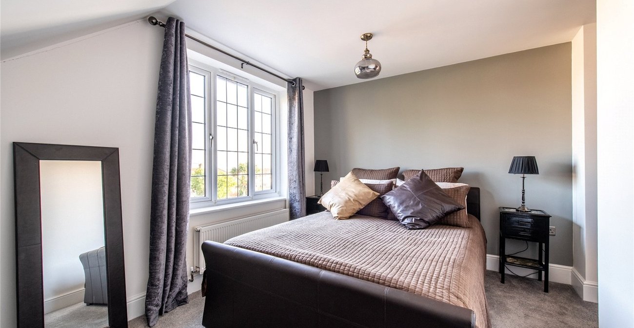 6 bedroom house for sale in Allhallows | Robinson Michael & Jackson