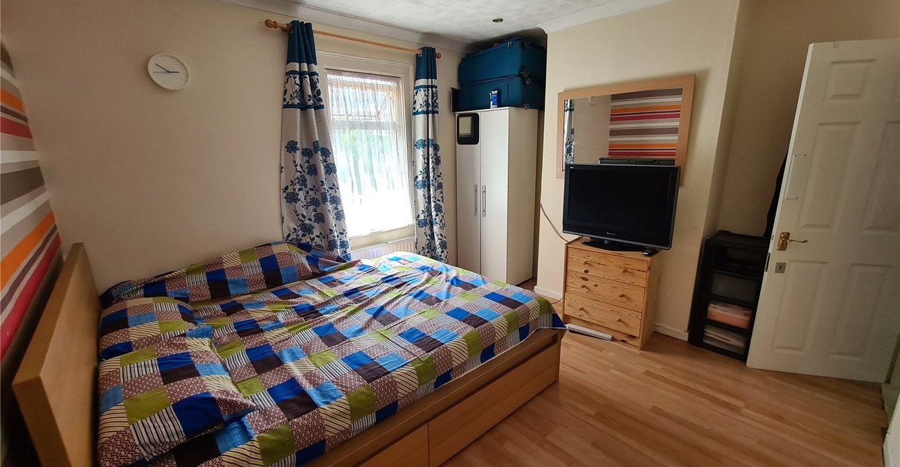 2 bedroom house for sale in Northfleet | Robinson Michael & Jackson