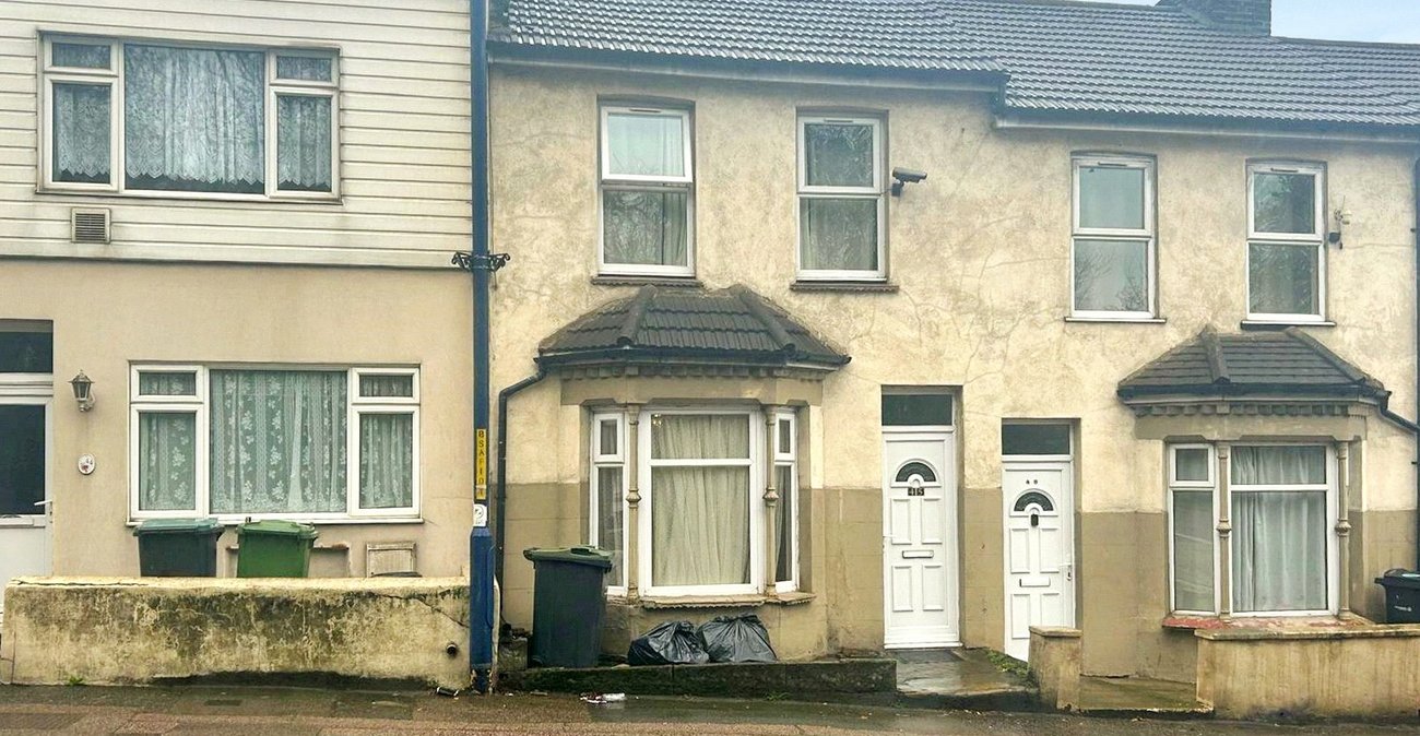 2 bedroom house for sale in Northfleet | Robinson Michael & Jackson