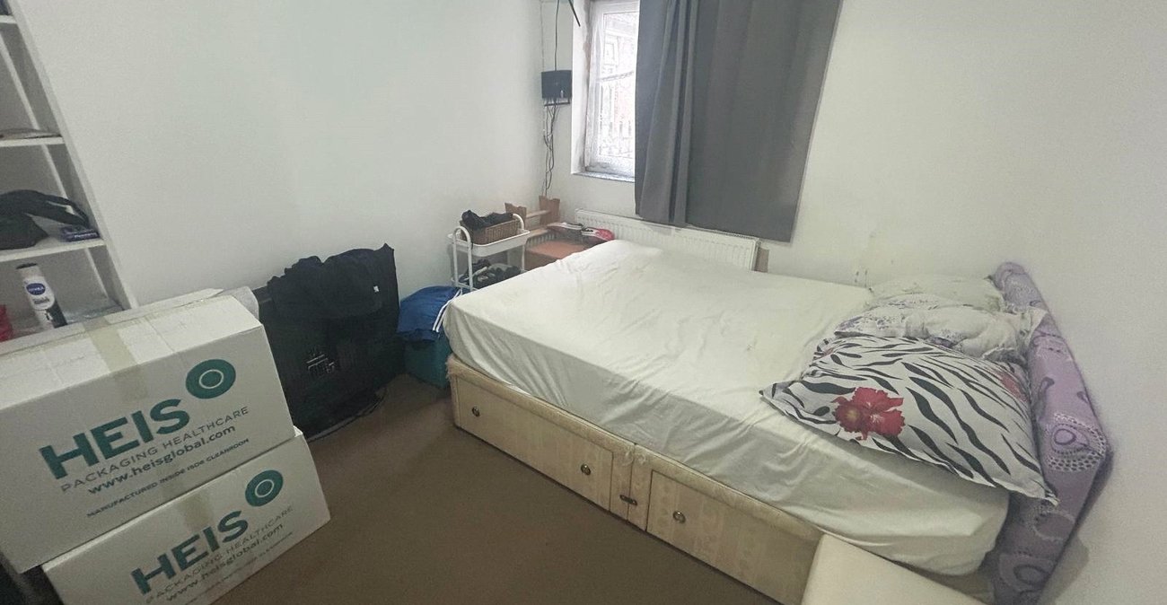 2 bedroom house for sale in Northfleet | Robinson Michael & Jackson