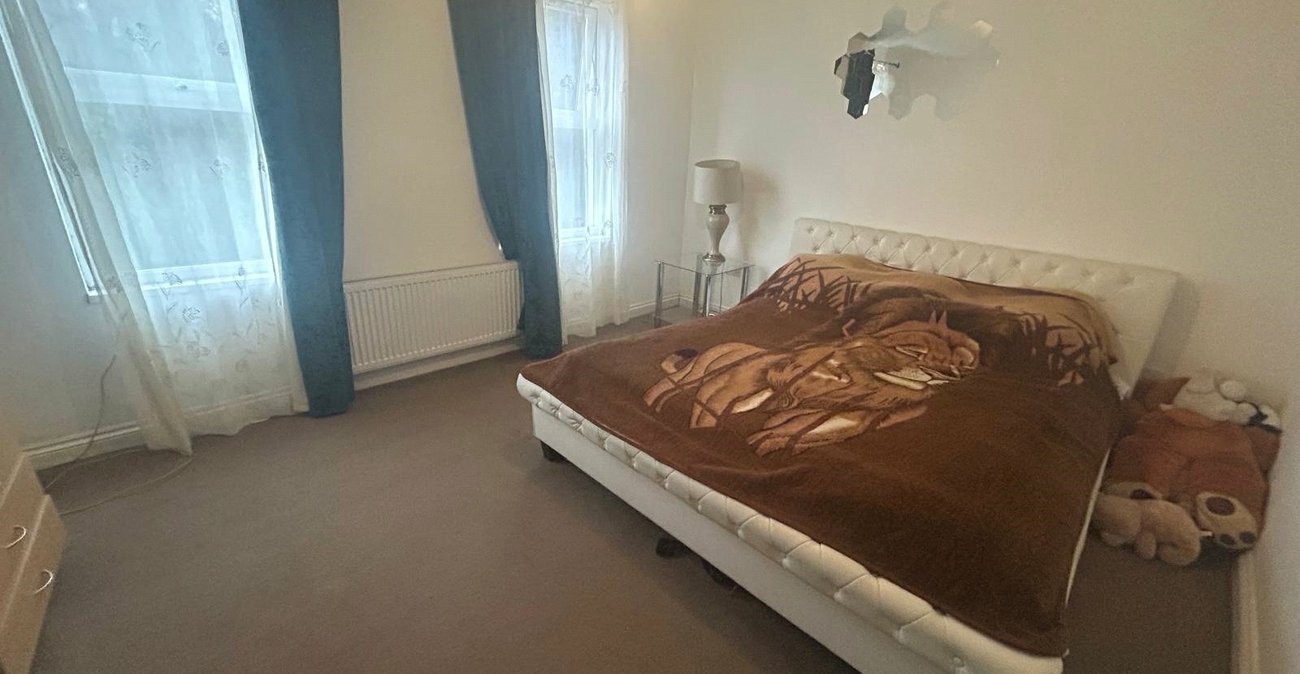 2 bedroom house for sale in Northfleet | Robinson Michael & Jackson