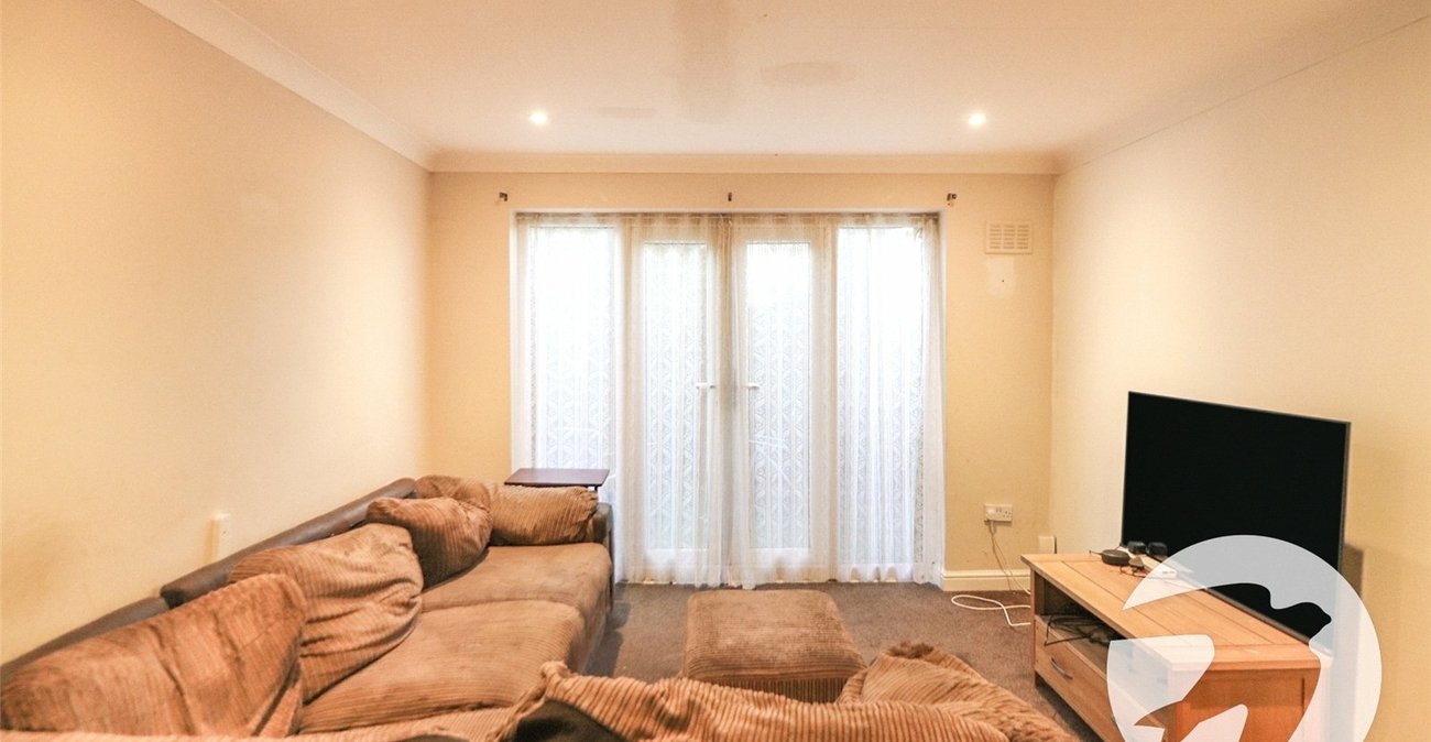 2 bedroom property for sale in Erith | Robinson Jackson