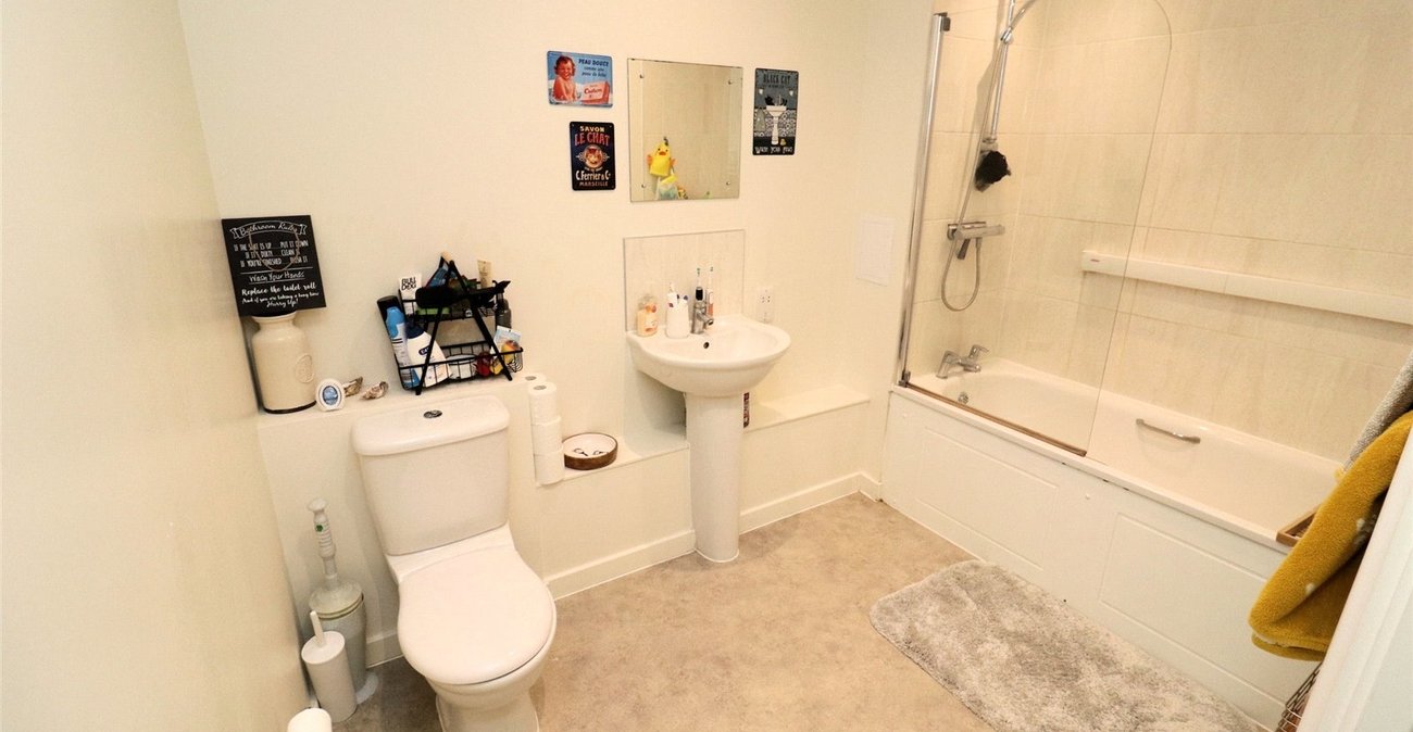 2 bedroom property for sale in Dell View Road | Robinson Jackson