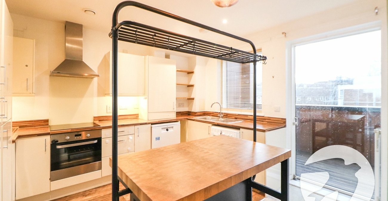 2 bedroom property for sale in Dell View Road | Robinson Jackson