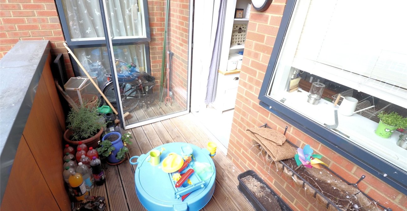 2 bedroom property for sale in Dell View Road | Robinson Jackson