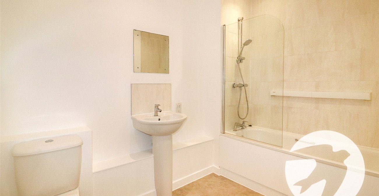 2 bedroom property to rent in Dell View Road | Robinson Jackson