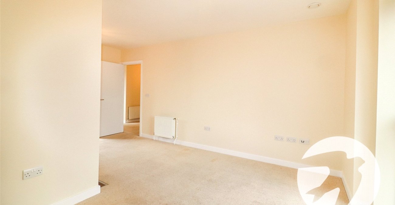 2 bedroom property to rent in Dell View Road | Robinson Jackson