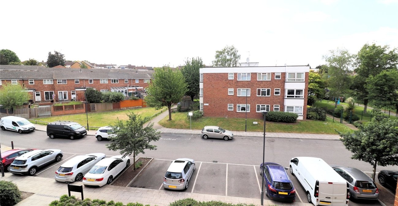 2 bedroom property for sale in Dell View Road | Robinson Jackson