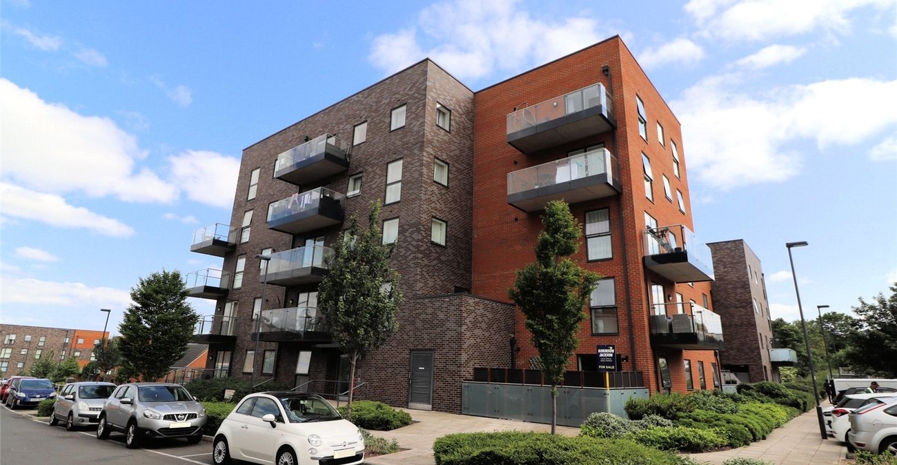 2 bedroom property for sale in Dell View Road | Robinson Jackson