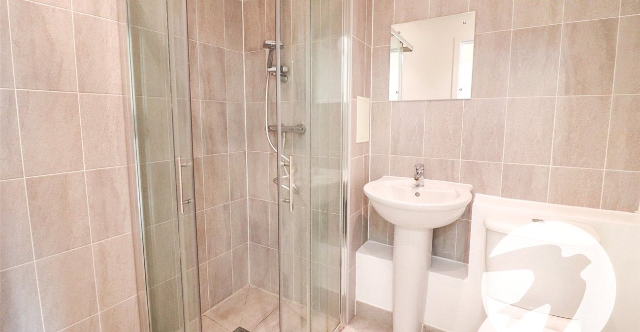 2 bedroom property to rent in Dell View Road | Robinson Jackson