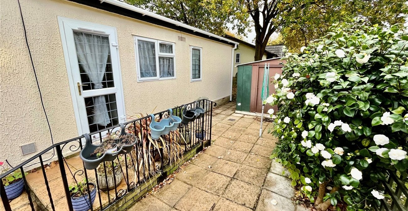 2 bedroom bungalow for sale in Old London Road | Robinson Jackson