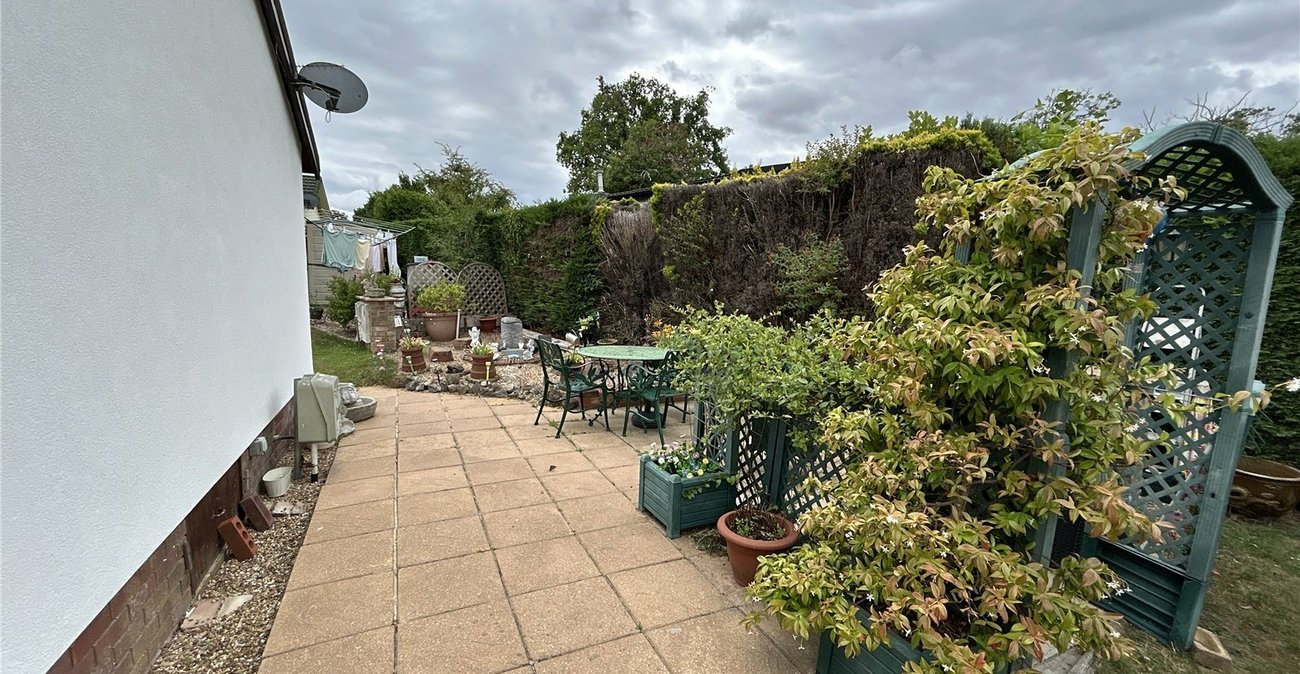 2 bedroom bungalow for sale in Old London Road | Robinson Jackson