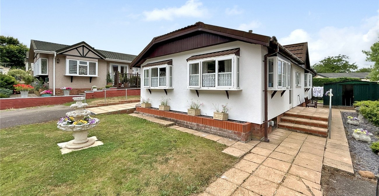 2 bedroom bungalow for sale in Old London Road | Robinson Jackson