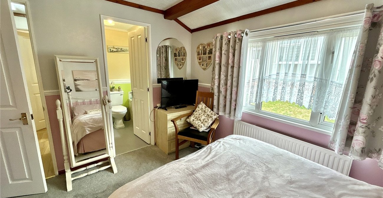 2 bedroom bungalow for sale in Old London Road | Robinson Jackson