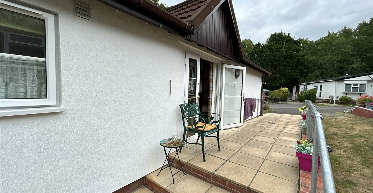 2 bedroom bungalow for sale in Old London Road | Robinson Jackson