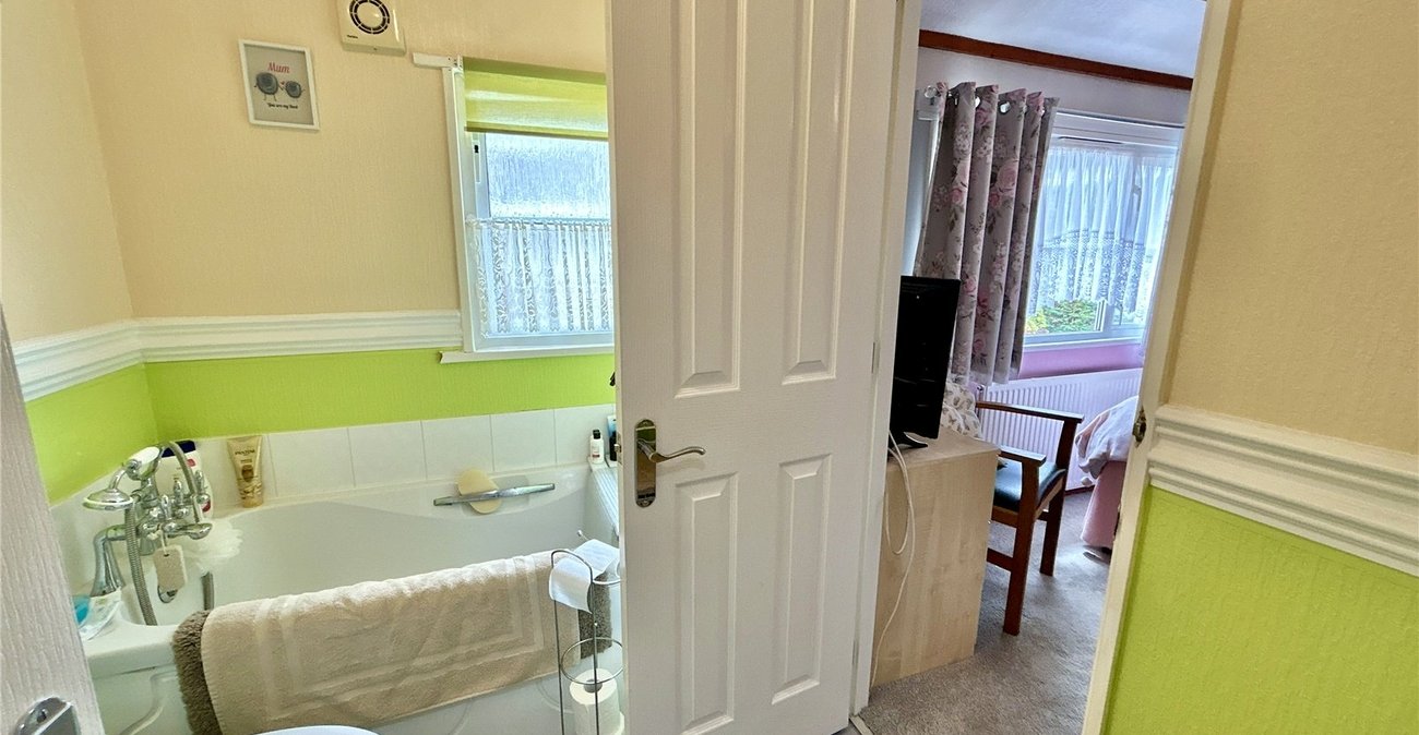 2 bedroom bungalow for sale in Old London Road | Robinson Jackson