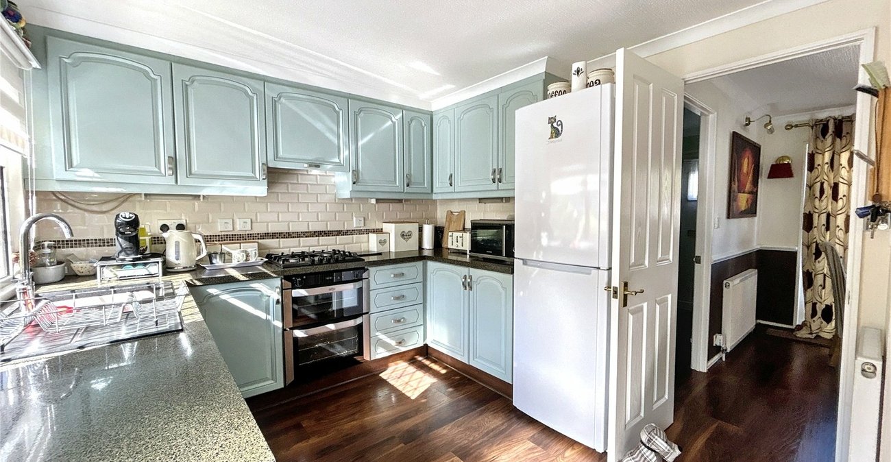 2 bedroom bungalow for sale in Old London Road | Robinson Jackson