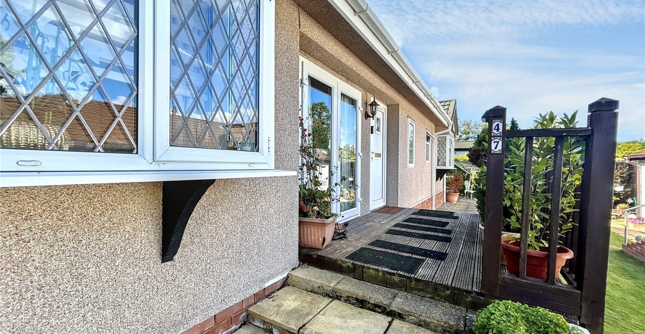 2 bedroom bungalow for sale in Old London Road | Robinson Jackson