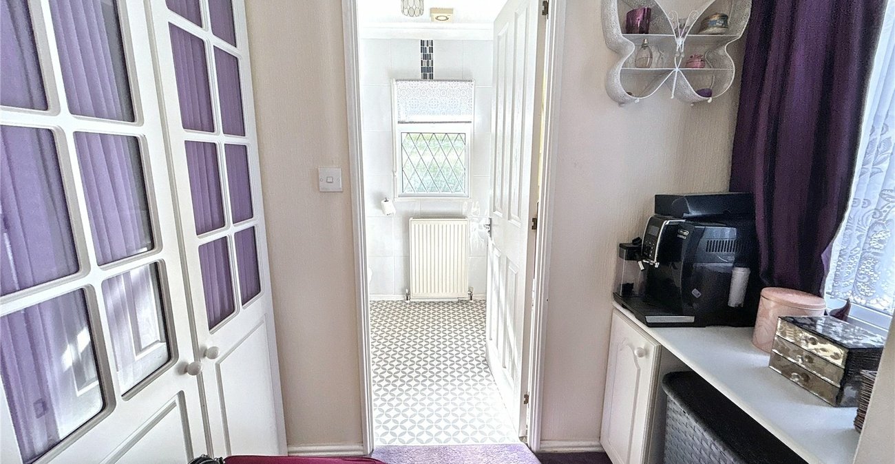 2 bedroom bungalow for sale in Old London Road | Robinson Jackson