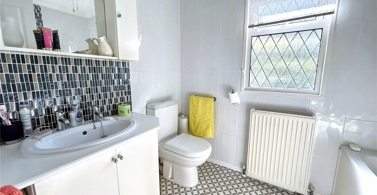 2 bedroom bungalow for sale in Old London Road | Robinson Jackson