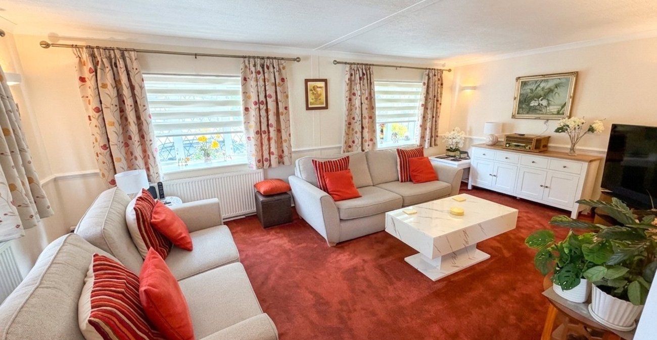 2 bedroom bungalow for sale in Old London Road | Robinson Jackson