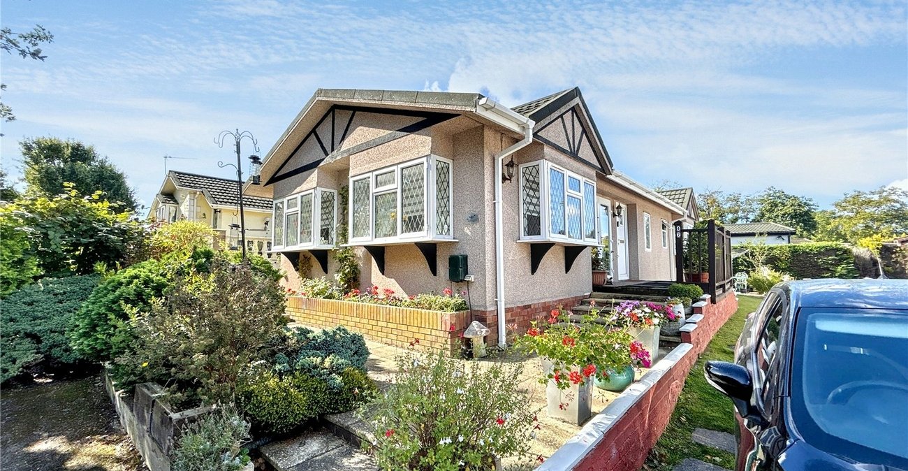 2 bedroom bungalow for sale in Old London Road | Robinson Jackson