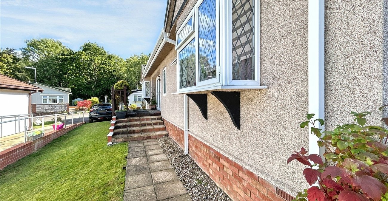 2 bedroom bungalow for sale in Old London Road | Robinson Jackson