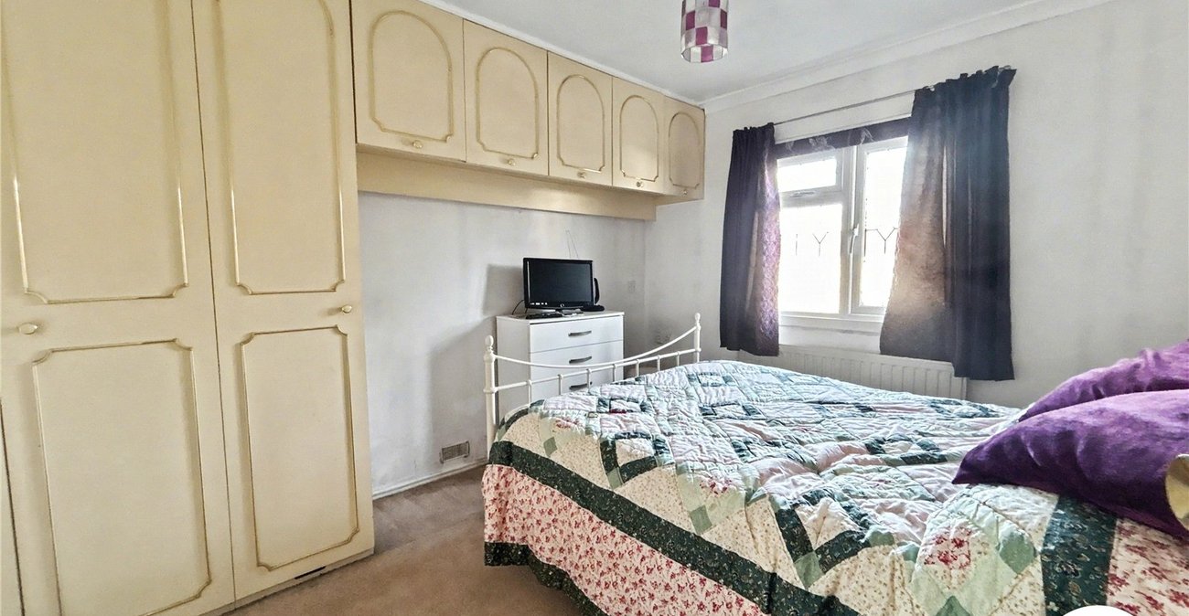 2 bedroom bungalow for sale in Old London Road | Robinson Jackson