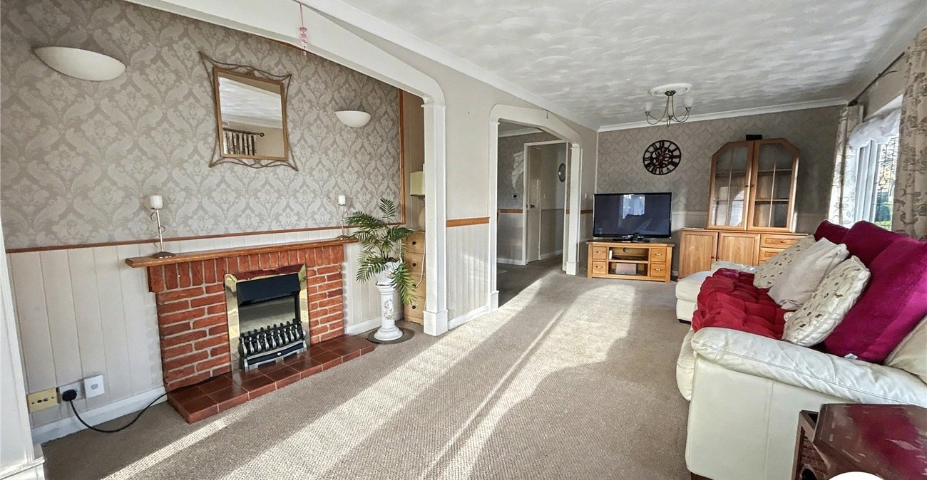 2 bedroom bungalow for sale in Old London Road | Robinson Jackson