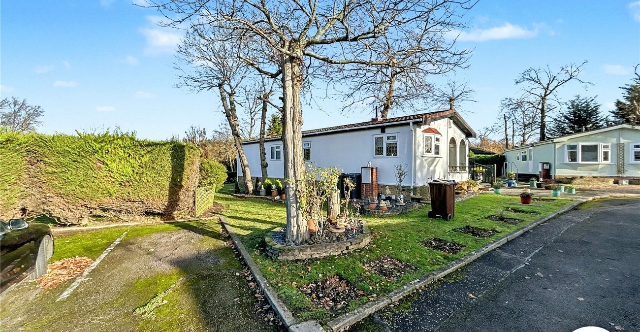 2 bedroom bungalow for sale in Old London Road | Robinson Jackson