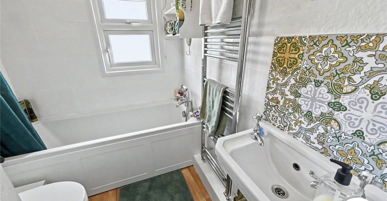 2 bedroom bungalow for sale in Old London Road | Robinson Jackson