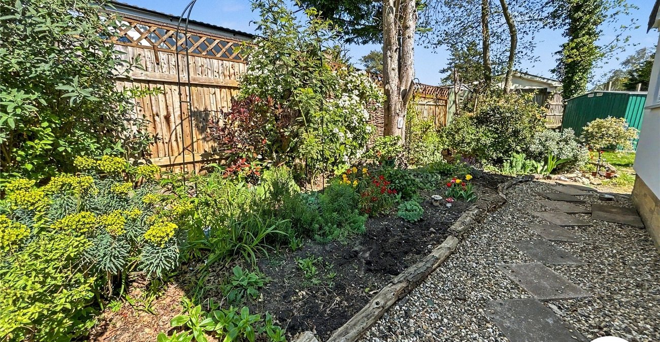 2 bedroom bungalow for sale in Old London Road | Robinson Jackson